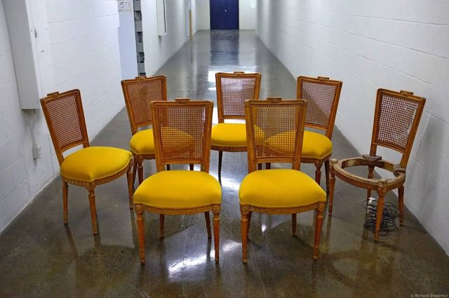 8 chairs, but client chose the best 6: 4 resprung and reupholstered, 2 just recovered. Spot the difference! / 8 chaises,