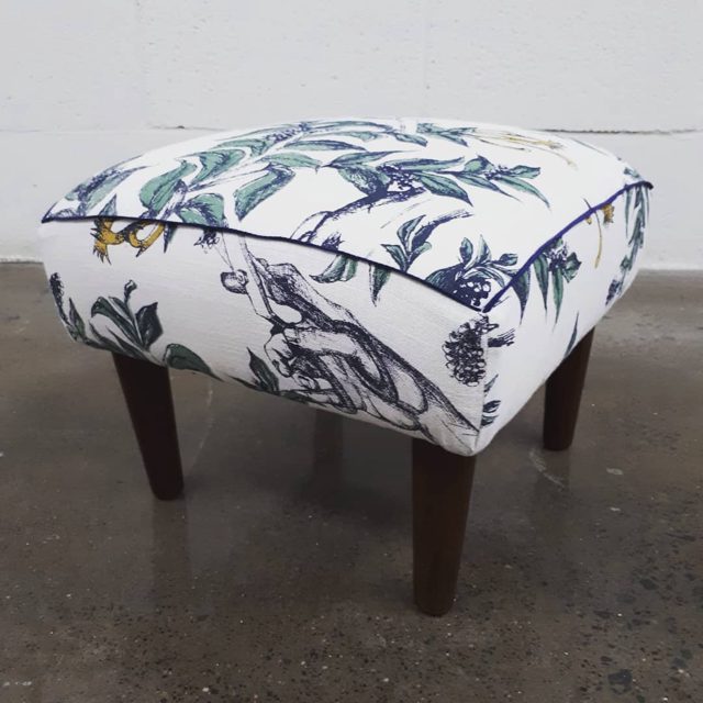 More floral! This is a prototype footstool using the gorgeous Snip Floral fabric by Stephanie at @mezari_atelier.  Looki