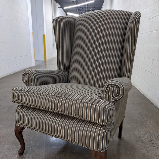 New stripes for much loved favourite chair Nouvelle rayures pour un fauteuil favori