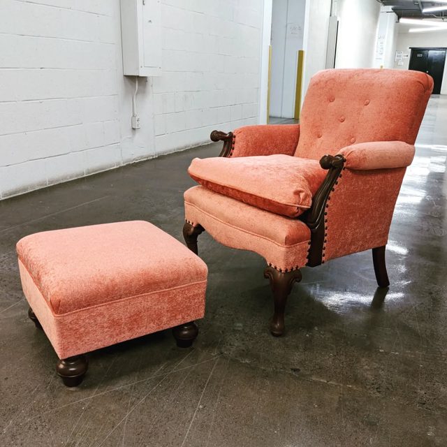 La fauteuil de Grand-mère refait au complet - des ressorts jusqu'aux boutons
