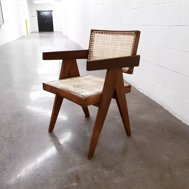 From Chandigarh to Montreal: caned seat restoration of an authentic 1950s Pierre Jeanneret armchair. / De Chandigarh à M