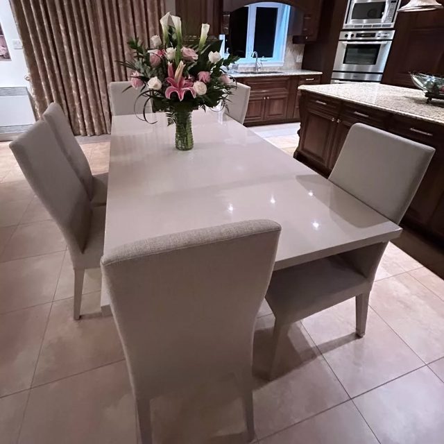 Set of dining chairs in client's lovely home. / Set de chaises de salle à dîner dans le bel intérieur de notre cliente.