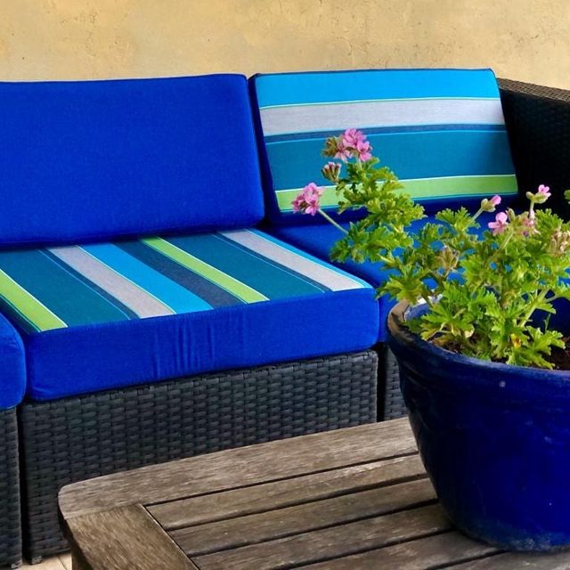 Des coussins Flyss à Saint-Rémy-de-Provence!/ Flyss cushions in Saint-Rémy-de-Provence!